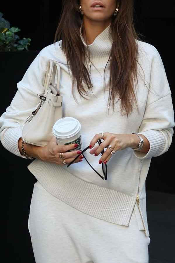 Elegant Women Set For Upscale Events And Dinners Worldwide