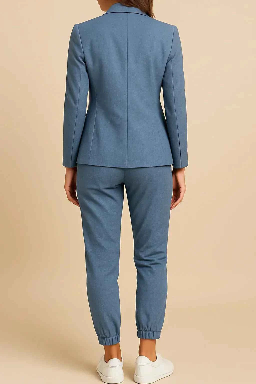 Elegant Tailored Women's Suit for Professional Confidence - New Family Finds