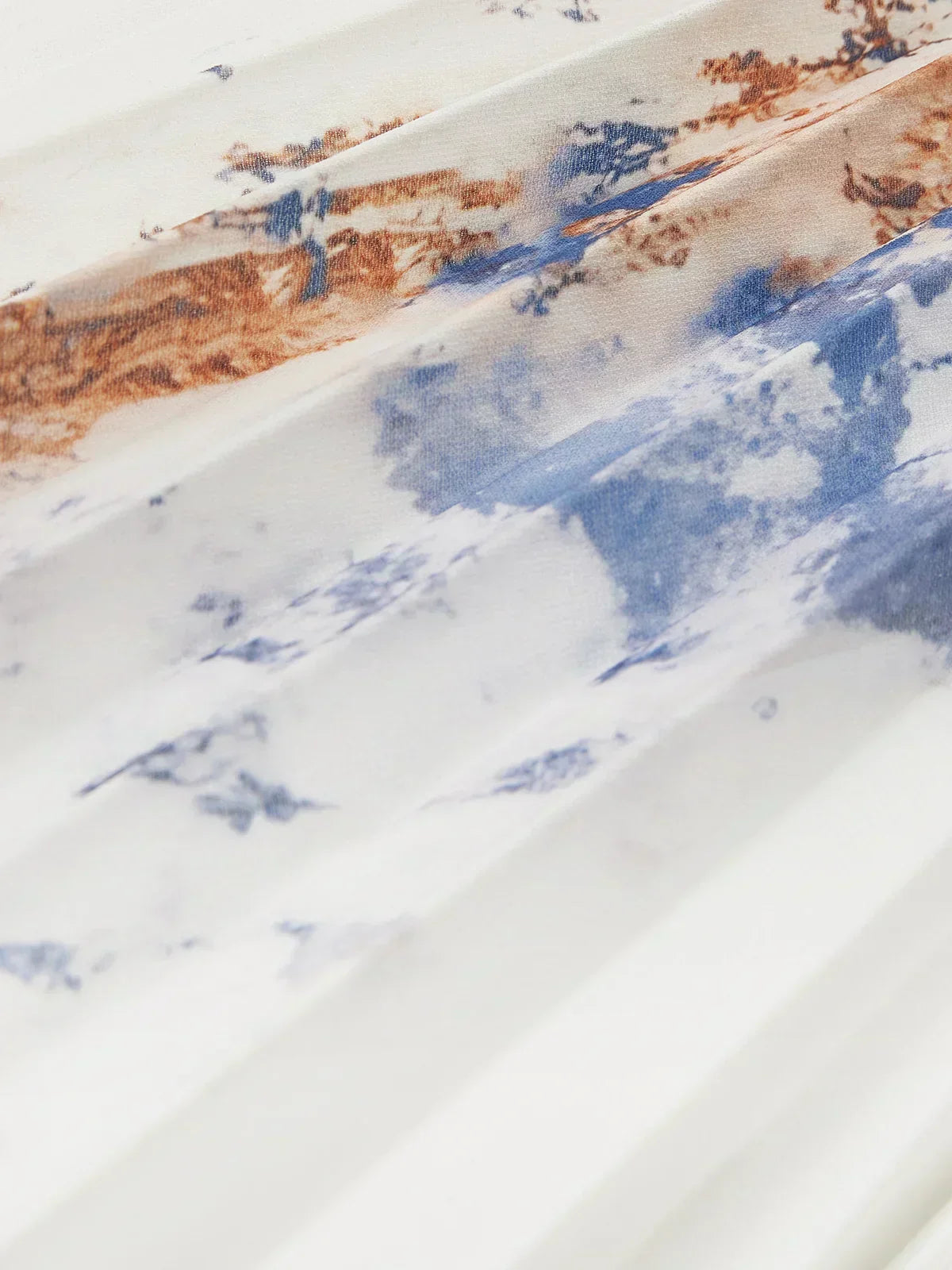 Floral Dress With Flowing Silhouette For Timeless Elegance - New Family Finds