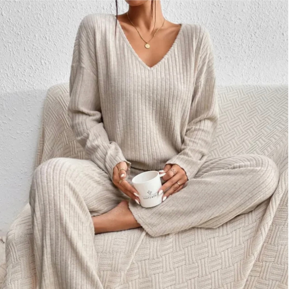 Evangeline Cozy Lounge Set - Stylish Two-Piece Comfort for Every Day