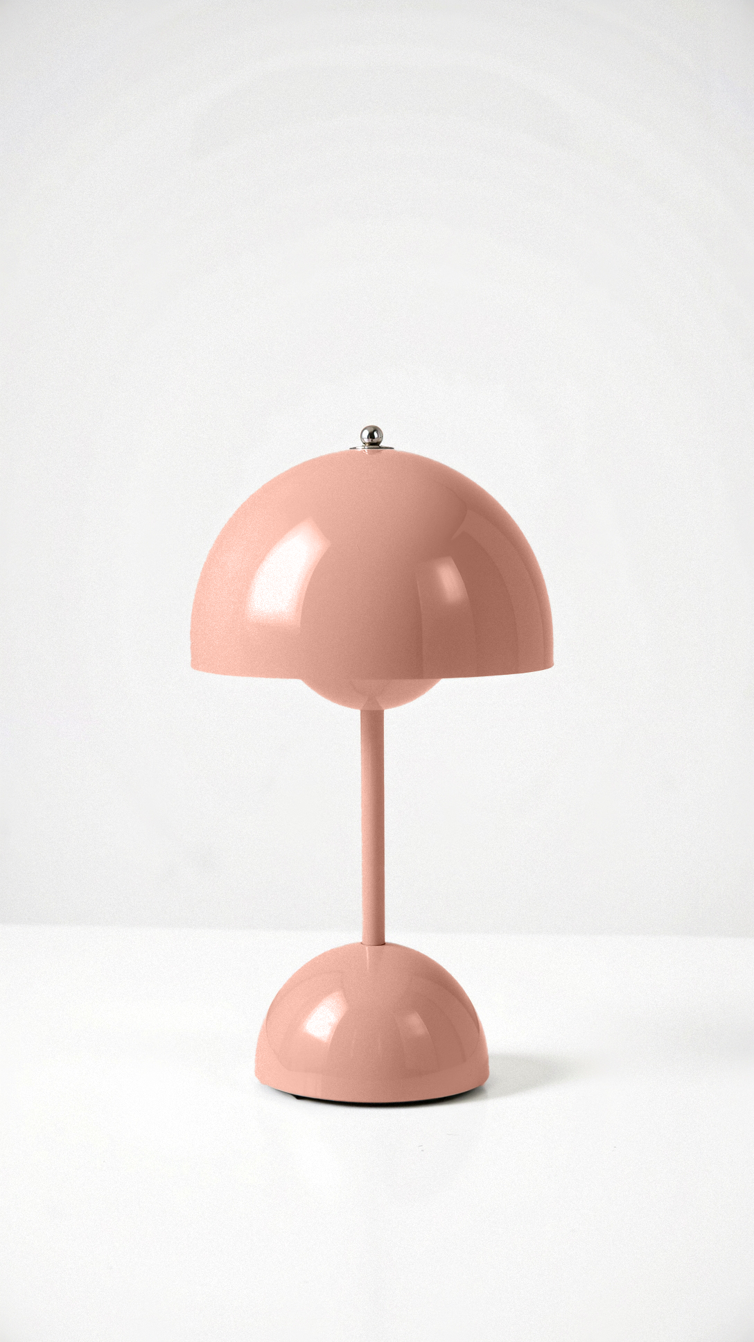 Veluce - Sophisticated Table Lamp Pink