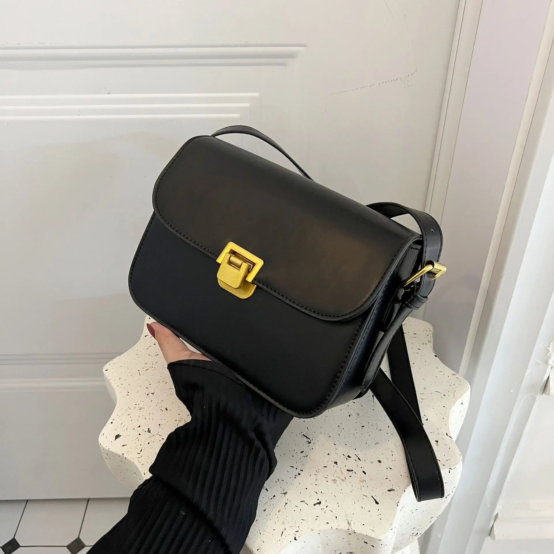 Laina - Square Retro Leather Shoulder Bag Black
