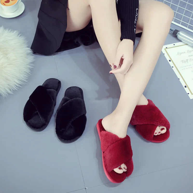 Lizzy - Cozy Criss-Cross Fluffy Slippers
