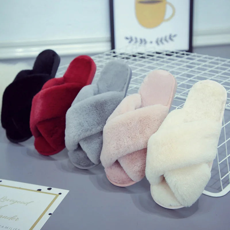 Lizzy - Cozy Criss-Cross Fluffy Slippers