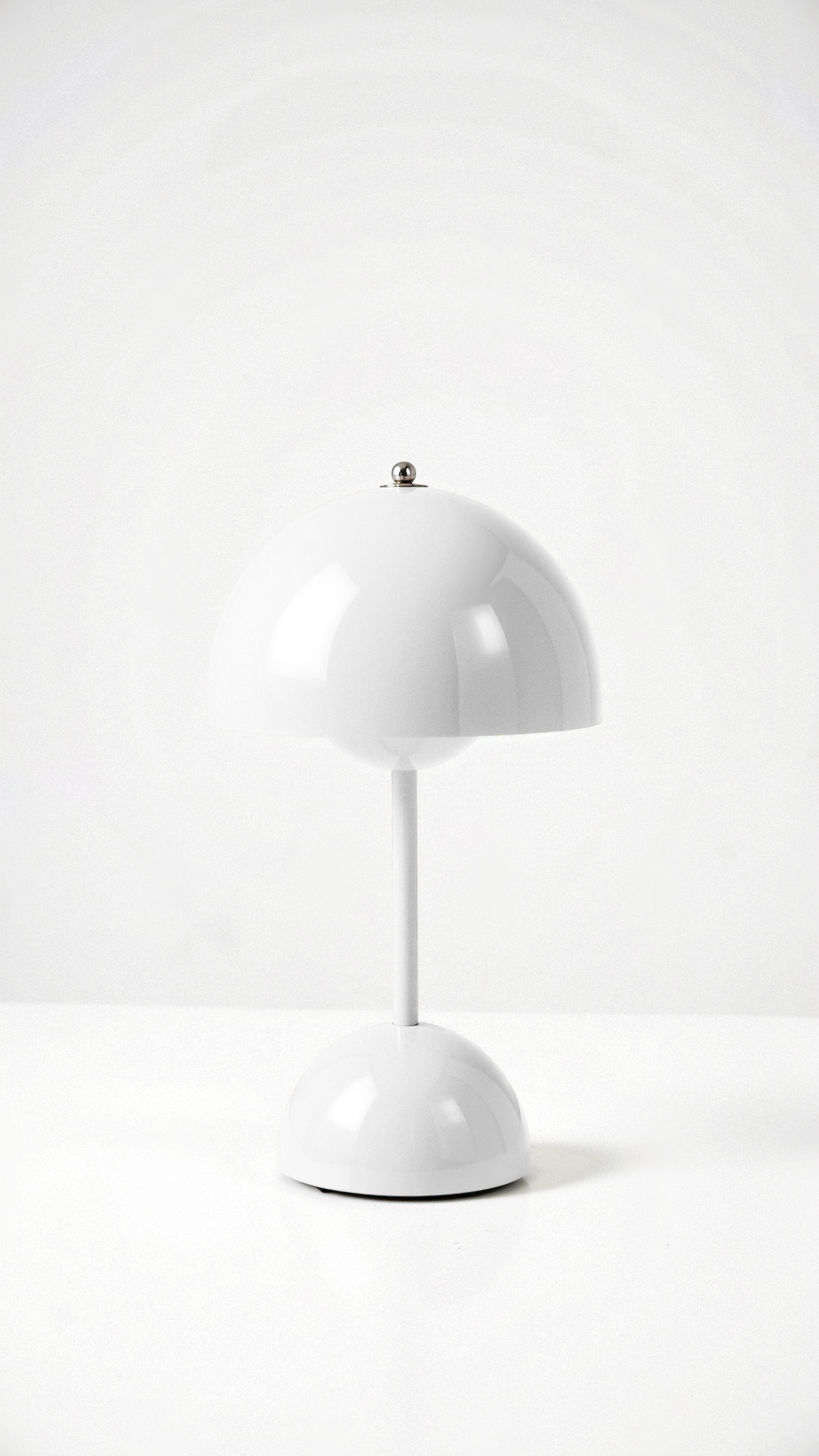 Veluce - Sophisticated Table Lamp White